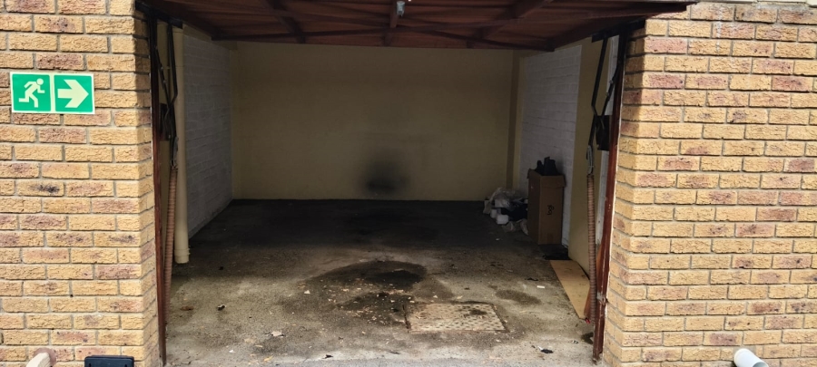 To Let 1 Bedroom Property for Rent in Strand South Western Cape